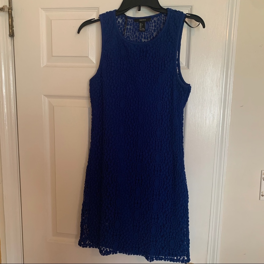 BLUE LACE MINI DRESS KEYHOLE BACK